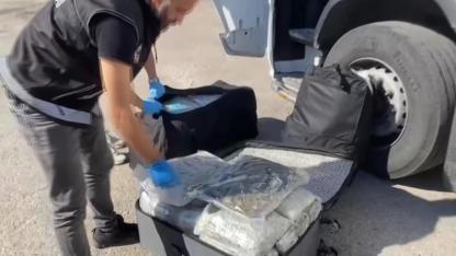 80 Milyonluk Uyuşturucuyla Yakalandı:''Arkadaşım Rica Etti,Götürdüm'