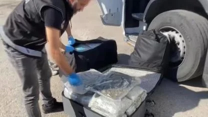 80 Milyonluk Uyuşturucuyla Yakalandı:''Arkadaşım Rica Etti,Götürdüm'