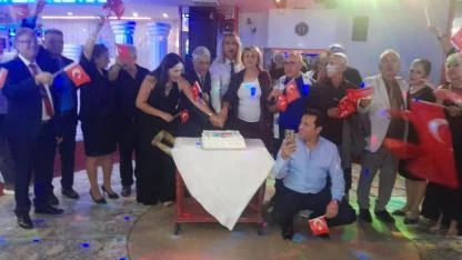 Adana Borsa Lisesi Mezunları Derneği’nden 102. Yıl Cumhuriyet Coşkusu