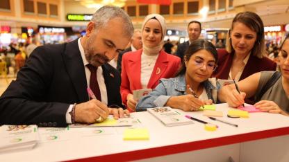 Adana'da 'Ailemle Güçlüyüm' Standı Açıldı
