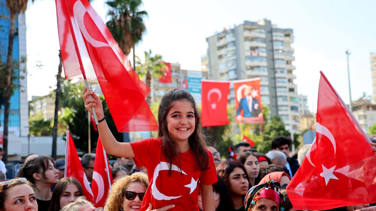 Adana'da Cumhuriyet'in 102. Yılı Coşkuyla Kutlandı