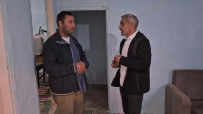 Annesinin Kabul Etmediği Engelli Bireye Muhtar Sahip Çıktı