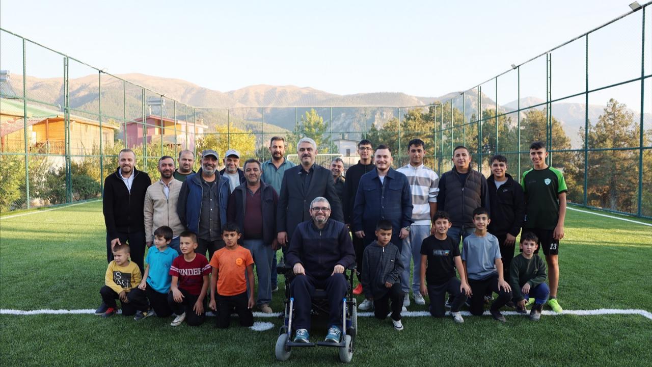 Başkan Avan Fındıklı Mahallesinde Halı Saha Açılışı Yaptı