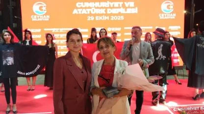 Ceyhan’da Cumhuriyet ve Atatürk Defilesi'ne Yoğun İlgi