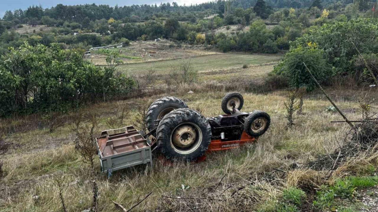 Dursunbey’de Traktör Devrildi