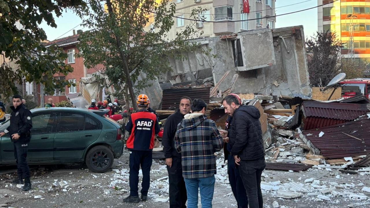 Gebze’de Bina Çöktü!