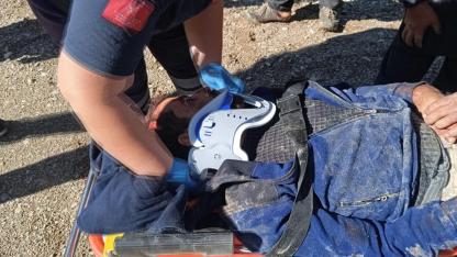 Kamyon Uçuruma Yuvarlandı, Sürücü Hayatını Kaybetti
