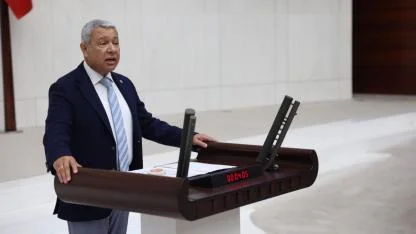 Kepenkler Bir Bir İniyor