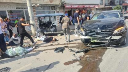 Otomobil İle Golf Aracı Çarpıştı:2'si Ağır 3 Yaralı