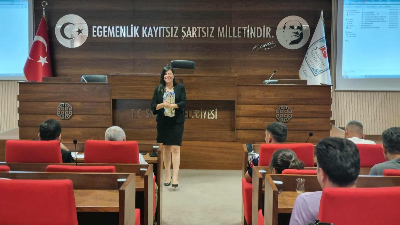 Özlem Pekduraner’den Sarıçam Belediyesi Personeline “Stres Ve Öfke Yönetimi” Eğitimi
