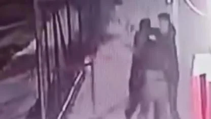 Parkta Dehşet! Önce Dövdüler Sonra Bıçakladılar