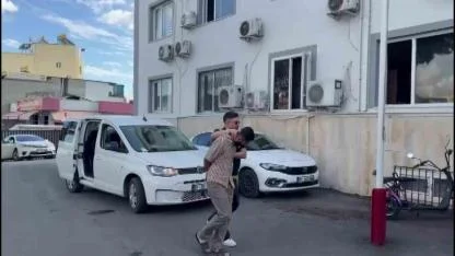 Polis Süsü Verip Çakarla Gezdi