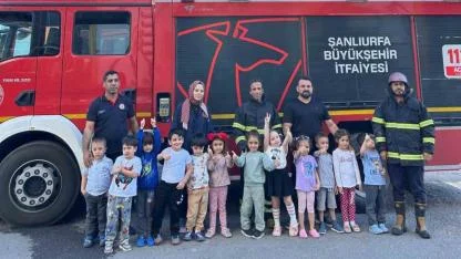 İtfaiye Ekiplerine Miniklerden Pasta Sürprizi