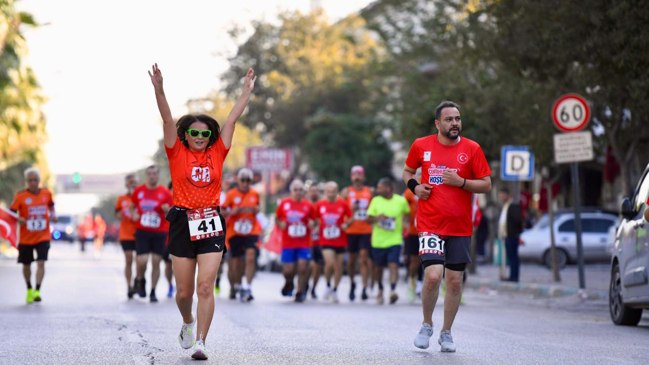 Sarıçam&#039;da &#039;&#039;29 Ekim&#039;&#039; Coşkusu:350 Sporcu Cumhuriyet İçin Koştu