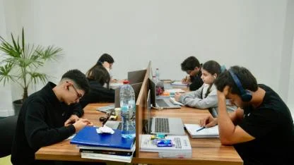 Seyhan'da Eğitime Destek:Belediye Kütüphanesi Gençlerin Gözdesi