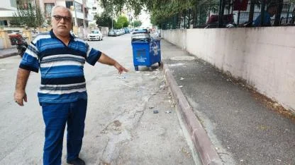 Seyhan'da İlginç Manzara:Kaldırıma Asfalt Döküldü