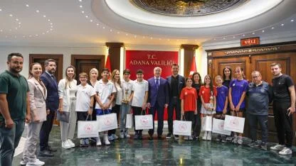 Tenis Türkiye Şampiyonası’nda Derece Yapan Sporculardan Vali Köşger'e Ziyaret