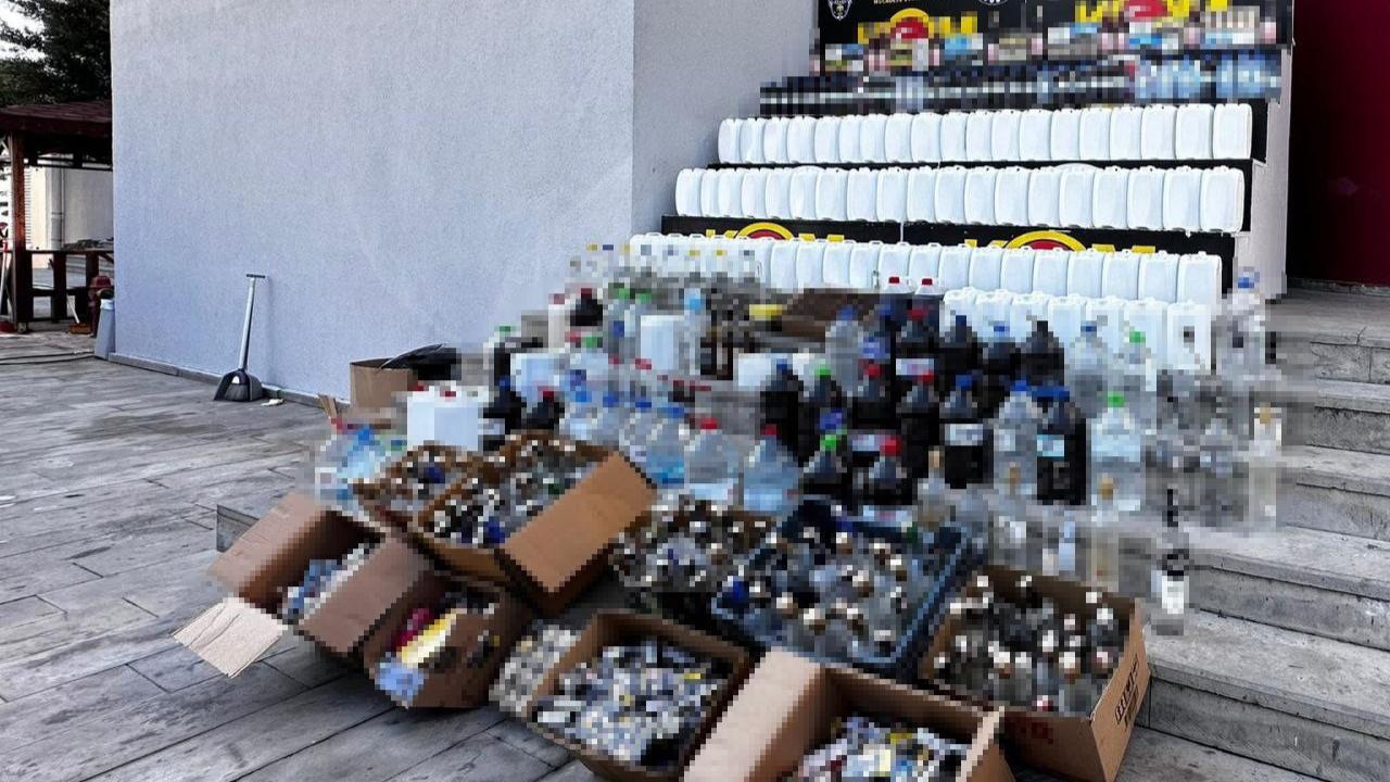 Adana'da Kaçak İçki Operasyonu:16 Gözaltı