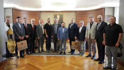 Adana’dan Londra’ya, ‘Gençlik Atlası Uzman Projesi” Köprüsü