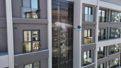 Cam Temizliğine Yeni Soluk:Dronlar Camcı Oldu