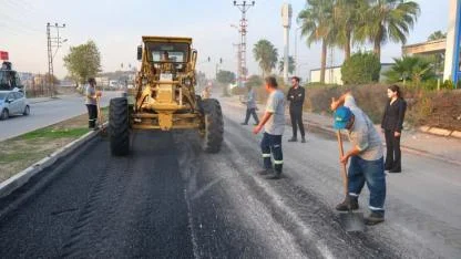 Ceyhan Belediyesi’nden yol onarım seferberliği