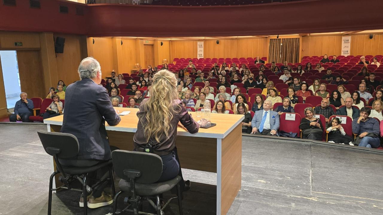 ÇYDD Adana&#039;da Edebiyat ve Tarihi Buluşturdu