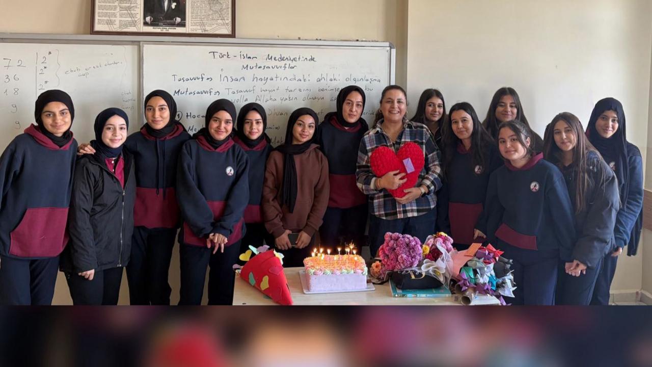 Duygu Hocanın En Duygusal Öğretmenler Günü