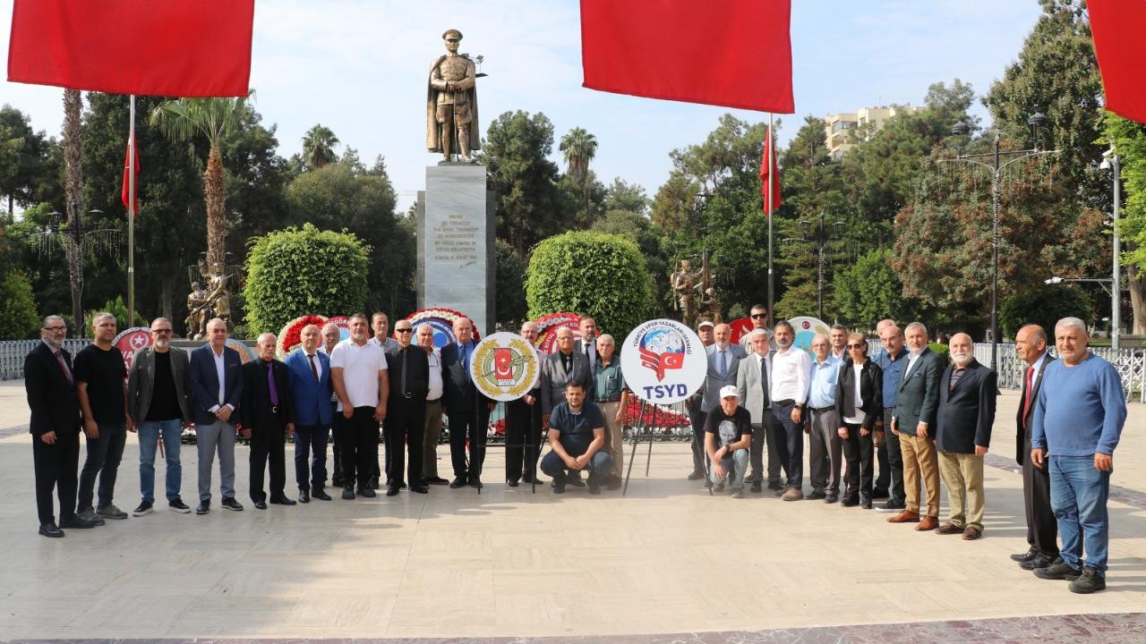 Gazeteciler, Mustafa Kemal Atatürk&#039;ü Andı