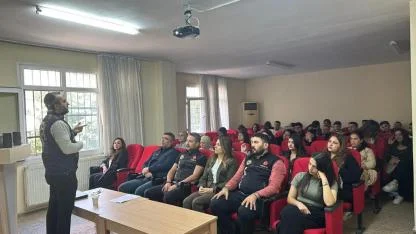 Pozantı'da 'Narkogençlik ve Bağımlılıkla Mücadele' Eğitimi