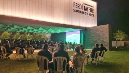 Sarıçam'da Derbi Coşkusu Ferdi Tayfur Sanat Merkezi ve Müzesi'nde Yaşandı