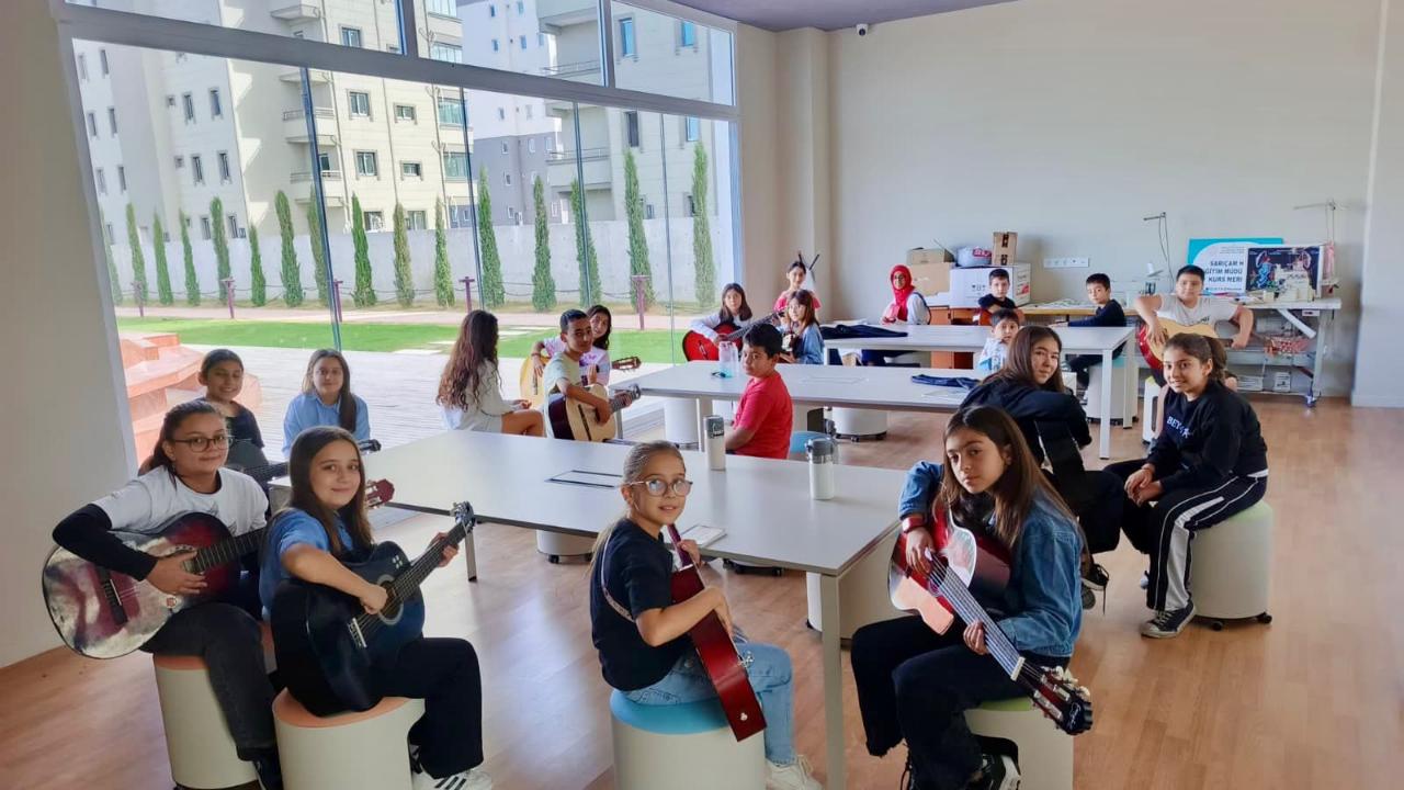 Sarıçam&#039;da Saz ve Gitar Kursları Başladı
