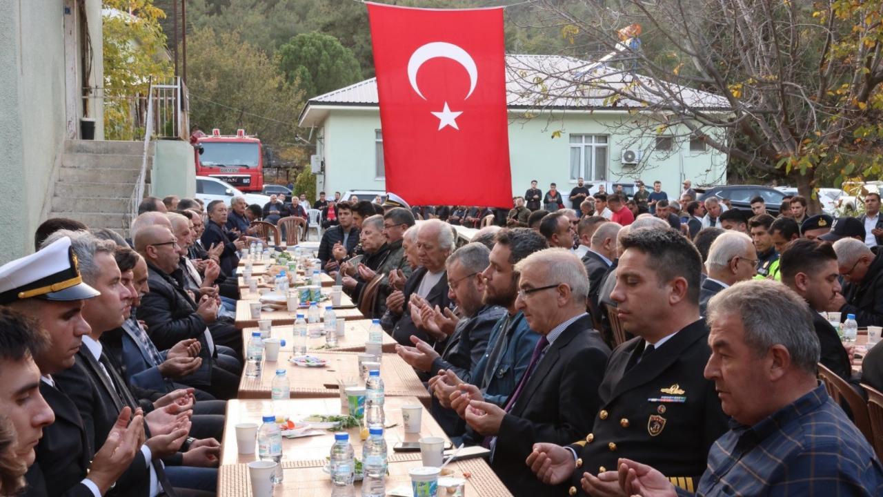 Şehit Deniz Teğmen Öz İçin Mevlit Okutuldu