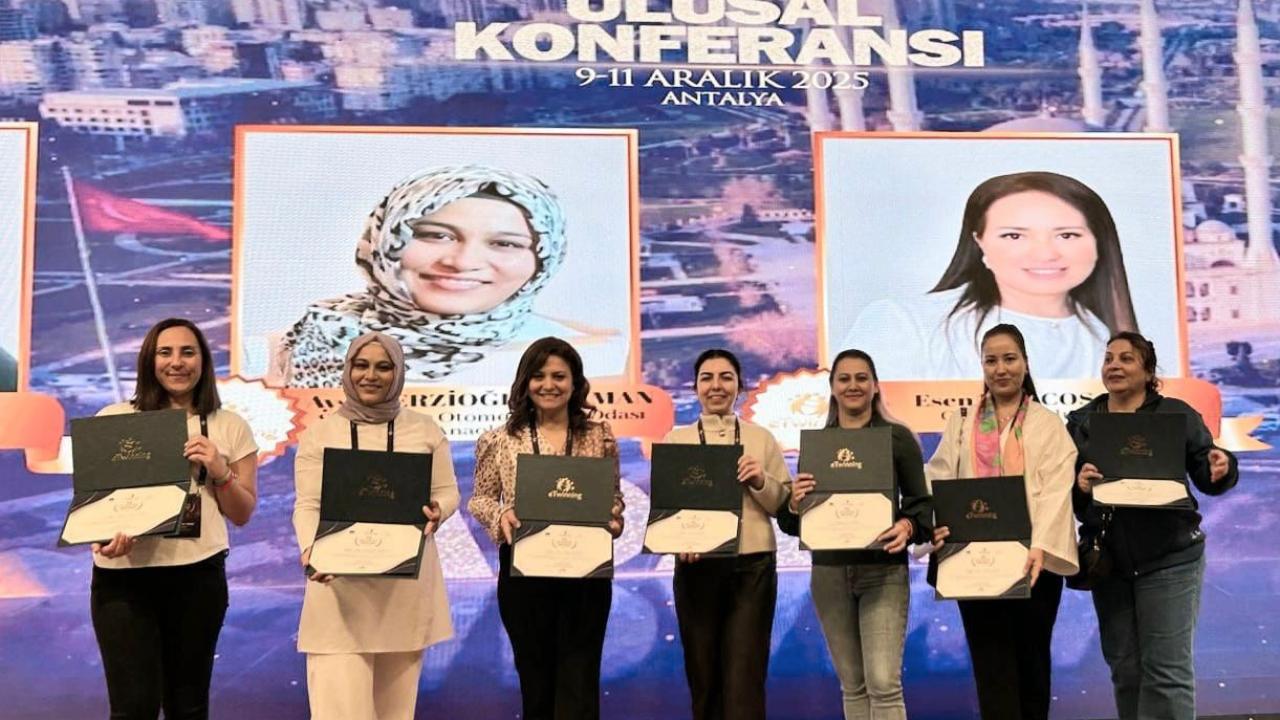 Adanalı Öğretmenlerden Ulusal Gurur