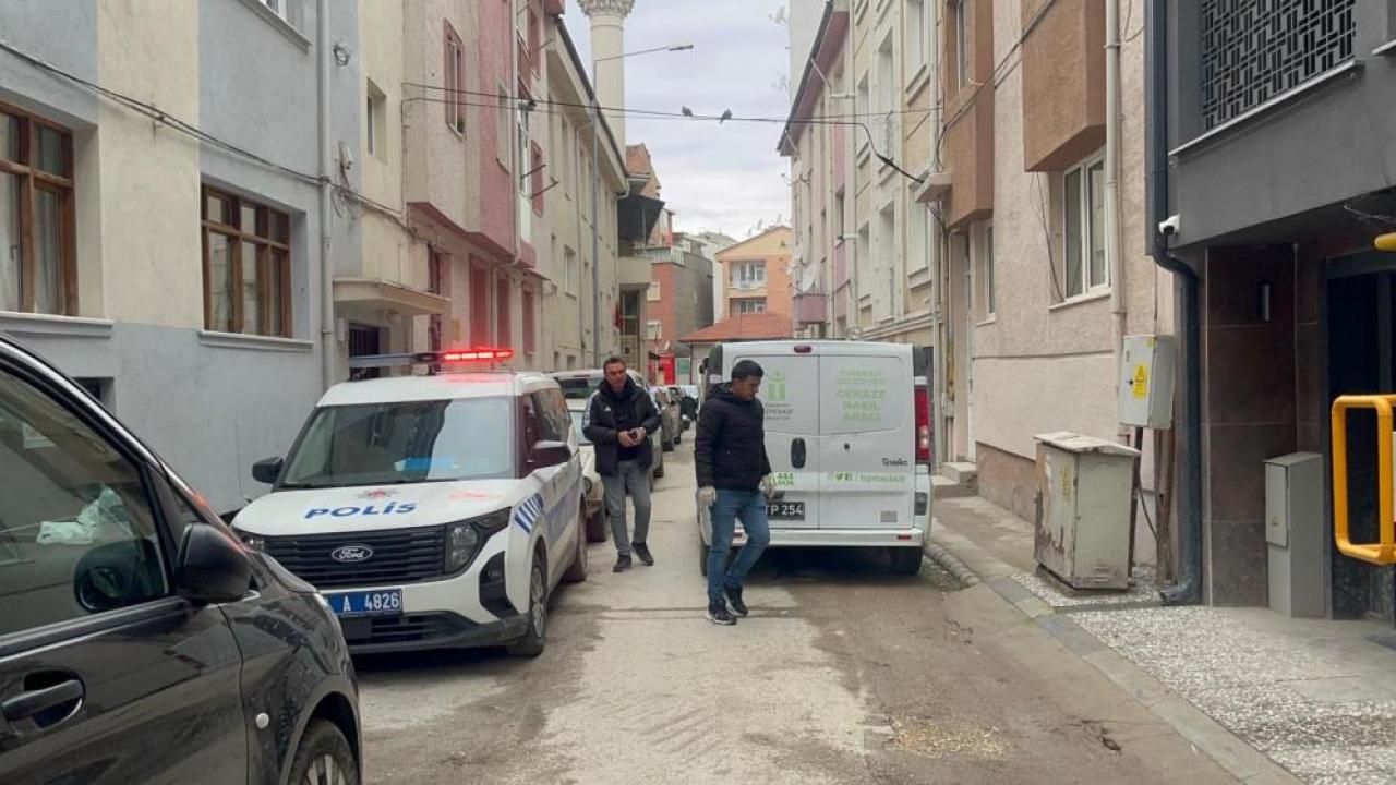Evinde Ölü Bulundu
