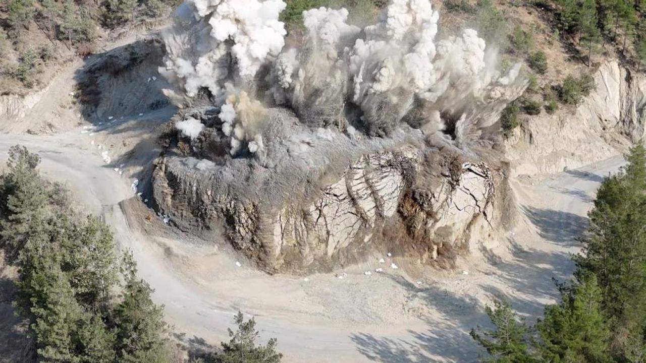 Film Sahnesi Gibi Yol Açma!