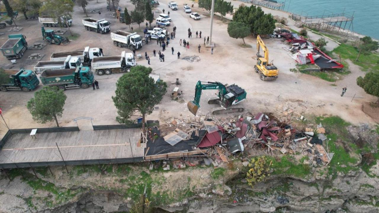 Kaçak İşletmeler Tek Tek Yıkılıyor