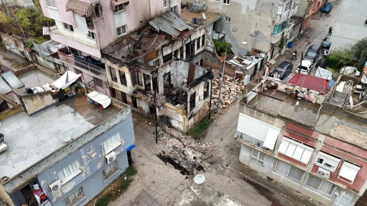 Korku Dolu Anlar! Deprem Sandılar