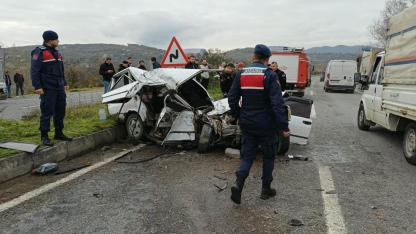 Otomobil Hurdaya Döndü:1 Ölü, 2 Yaralı