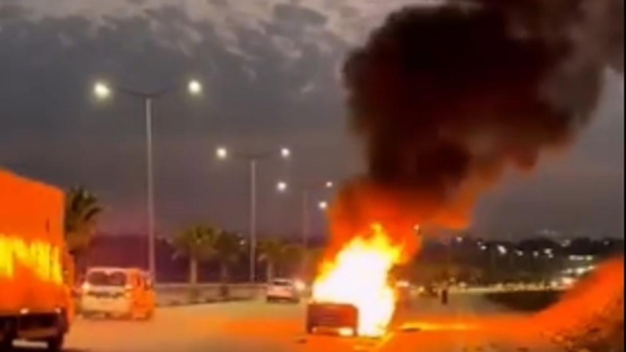 Seyir Halindeyken Alev Alev Yandı