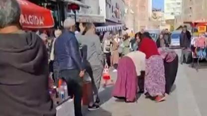 Sokak Ortasında Saç Başa Kavga Ettiler