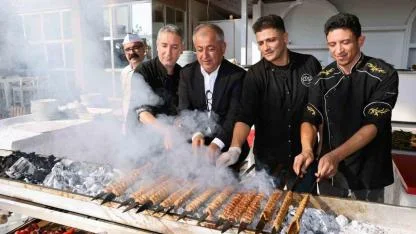 Tescilli Adana Kebabı Ustası Oldular