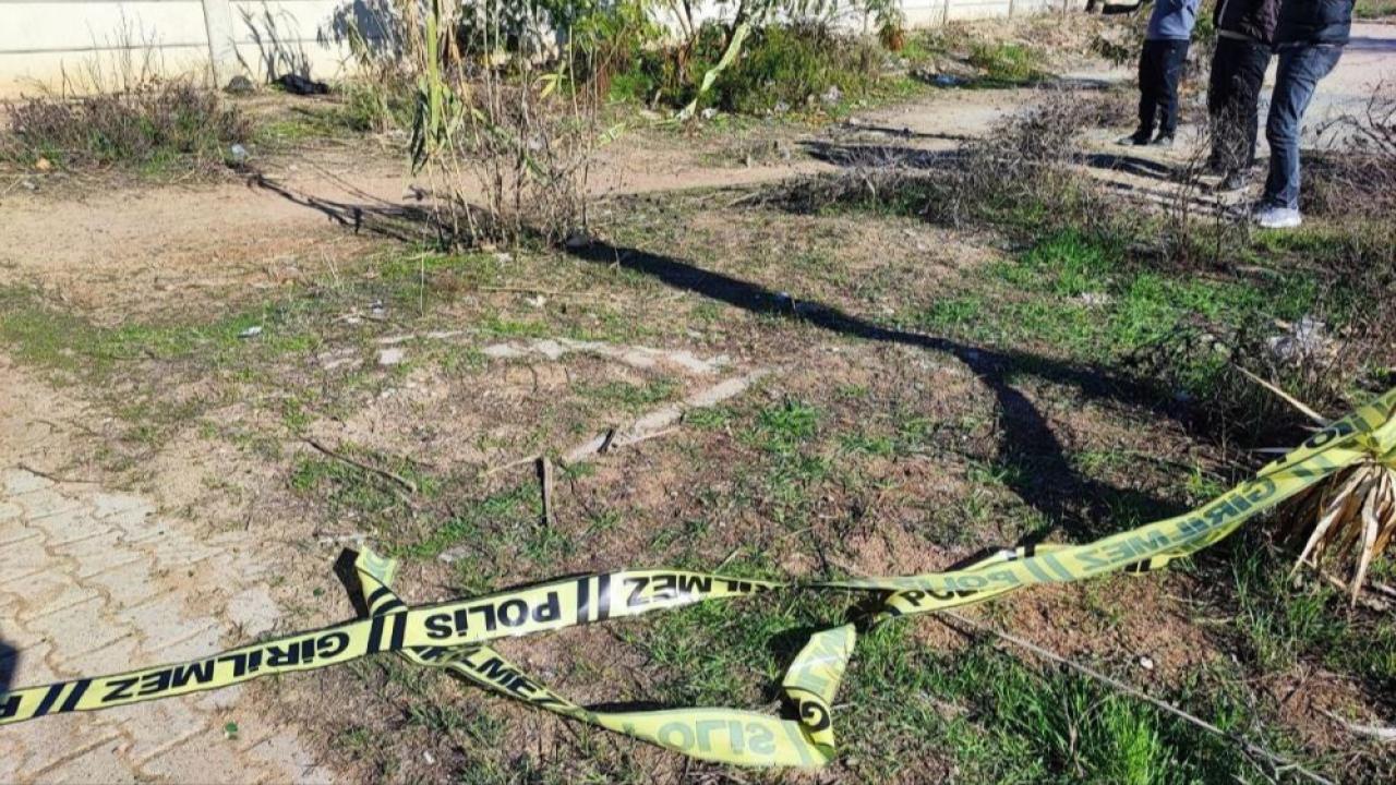 Yaşlı Kadın Yol Kenarında Ölü Bulundu