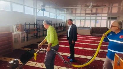 Yumurtalık'ta İbadethane Temizliği