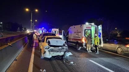 Zincirleme Kaza:2'si Asker 5 Yaralı