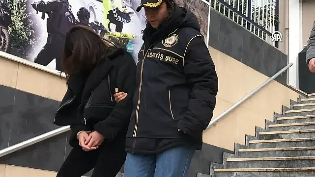 7 Yaşındaki Kızını Hırsızlık İçin Kullandı