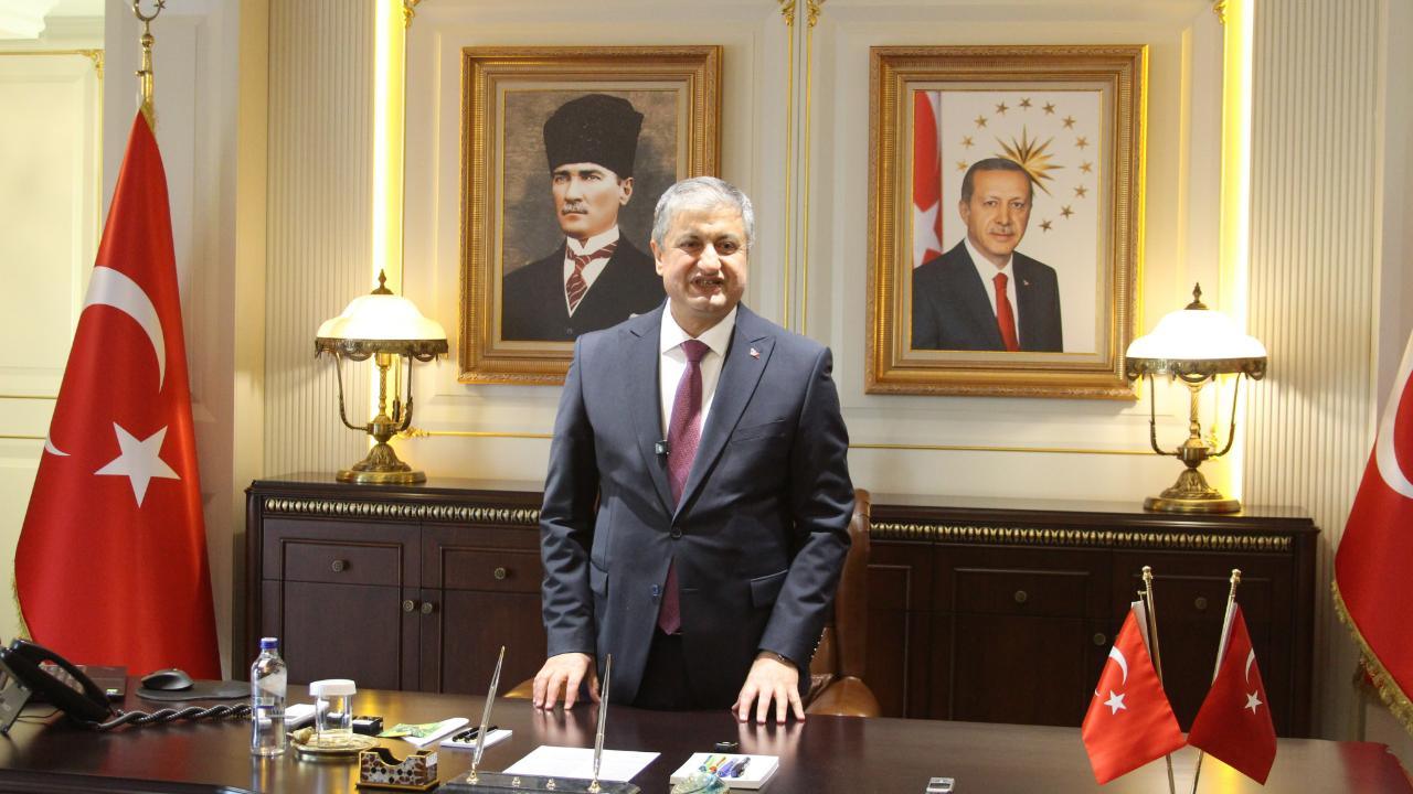 Adana Valisi Göreve Başladı