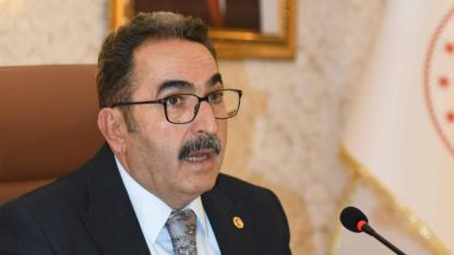 Doğru:''Adana Yerel Yönetimlerde Sınıfta Kaldı''