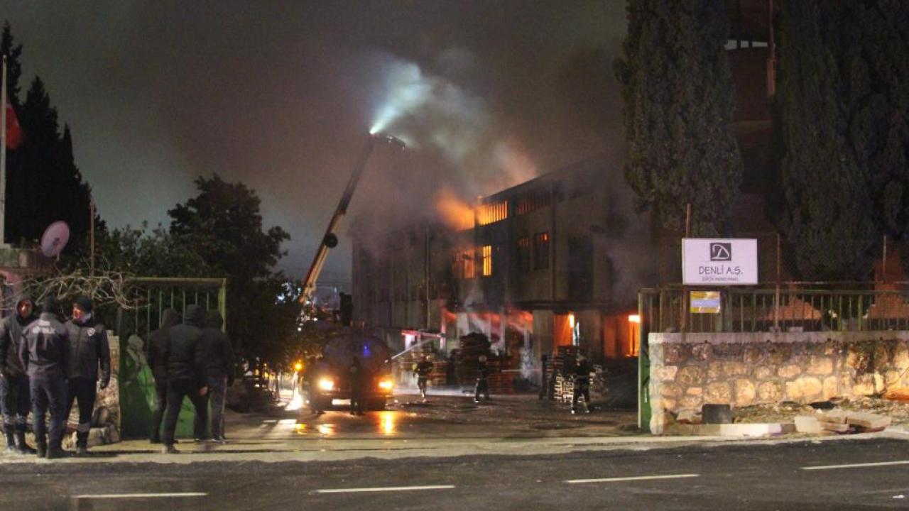 Fabrikada Korkutan Yangın