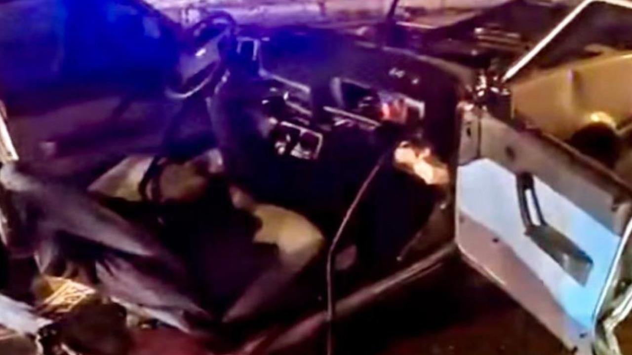 Feci Kaza:Otomobil İkiye Bölündü