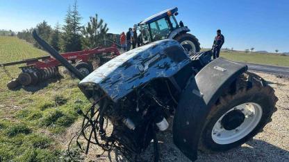 Feci Kaza:Traktör İkiye Bölündü